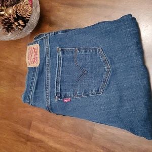 312 Shaping Slim Levis 32/30 NWOT
